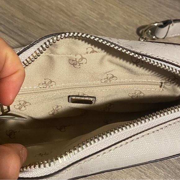 Guess shoulder bag - Picture 4 of 4